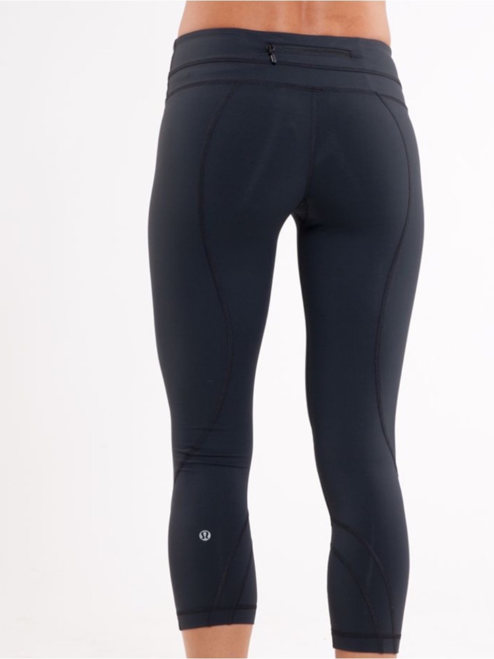 Lululemon Run Inspire Crop
Black athletica Black Capri Leggings 6 activewear